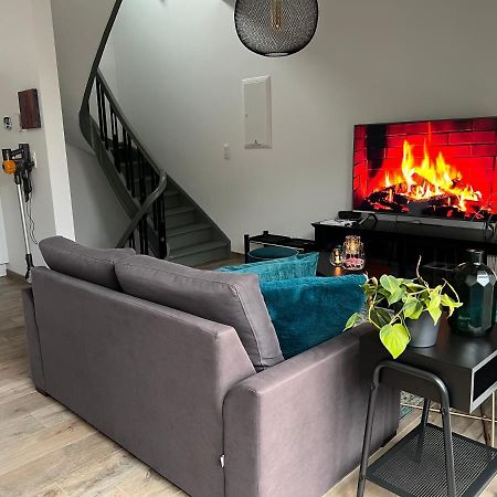 Les Duplex De La Place Des Ecoles スパ エクステリア 写真
