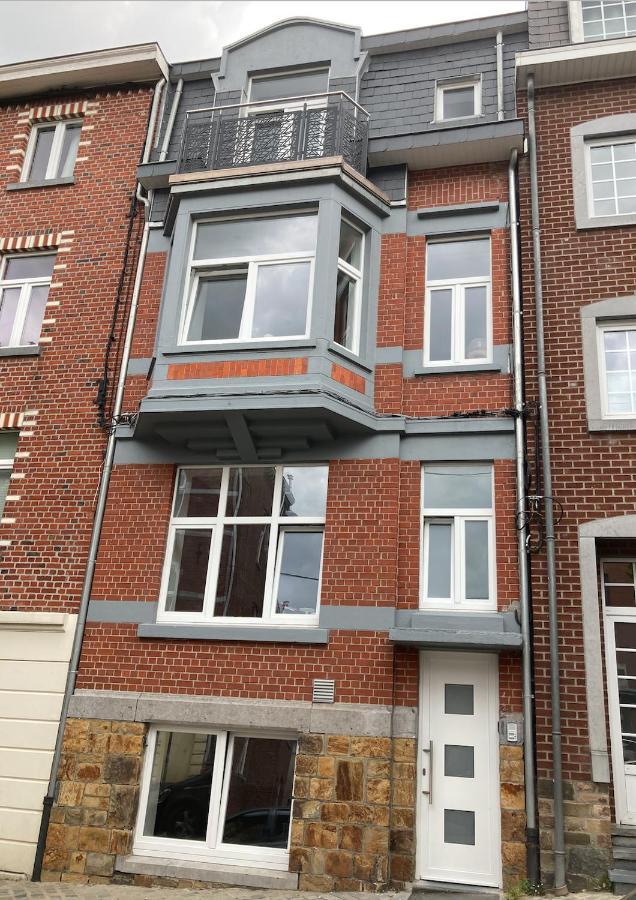 Les Duplex De La Place Des Ecoles スパ エクステリア 写真