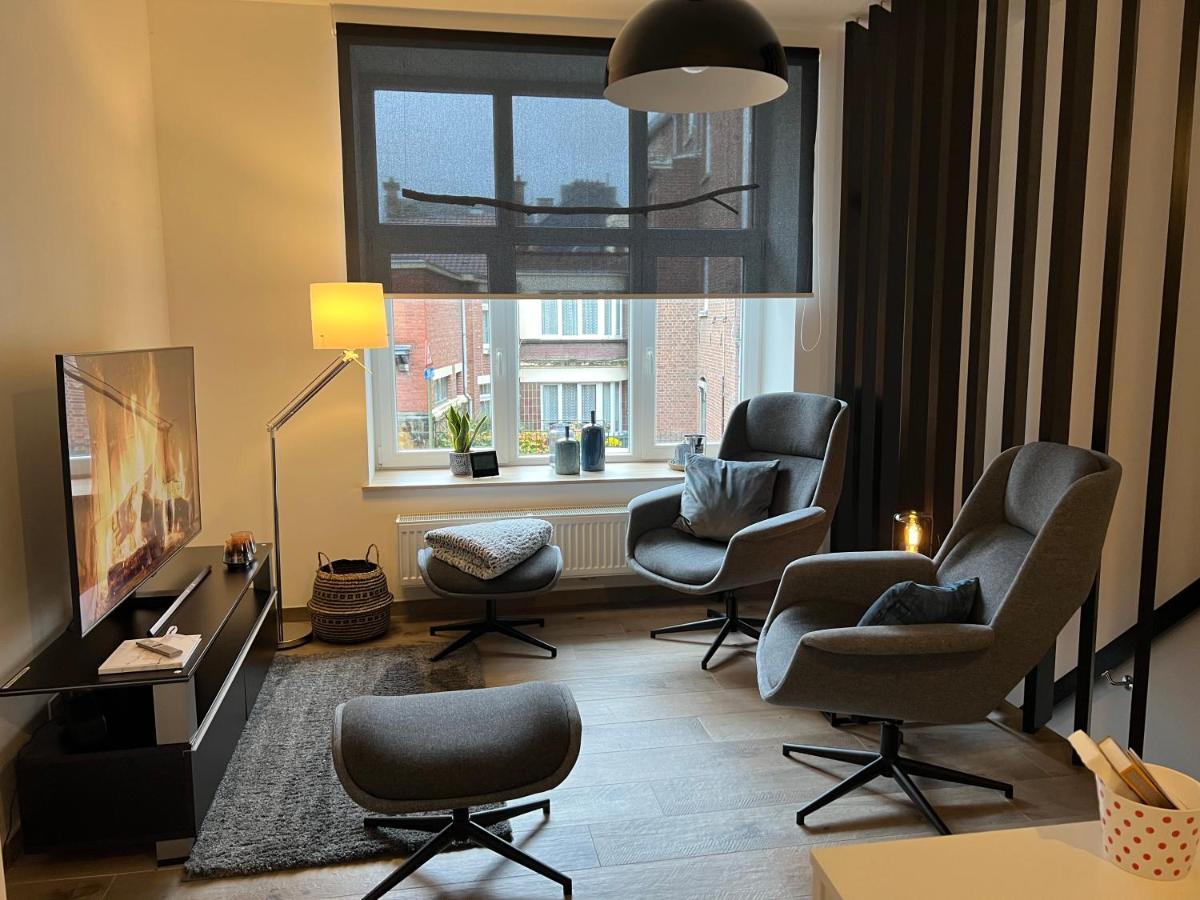 Les Duplex De La Place Des Ecoles スパ エクステリア 写真