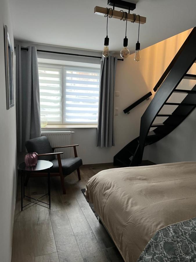 Les Duplex De La Place Des Ecoles スパ エクステリア 写真