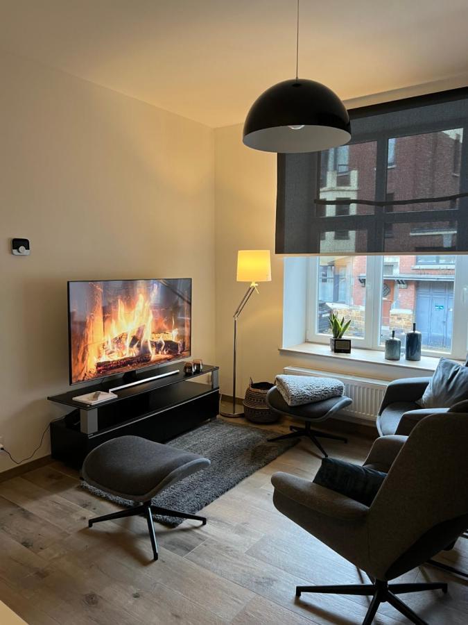 Les Duplex De La Place Des Ecoles スパ エクステリア 写真